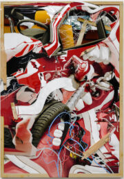 Johannes Bendzulla, Car crash 01, 2026, Pigmentprint auf hochglänzender Transparentfolie, Holz, Acryl, Tackernadeln, Schrauben, Dibond, 215 x 150 x 10 cm, © the artist, courtesy Petra Rinck Galerie, Düsseldorf